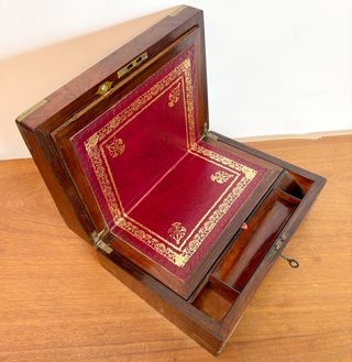 Antigua Caja Escritorio Madera y Piel