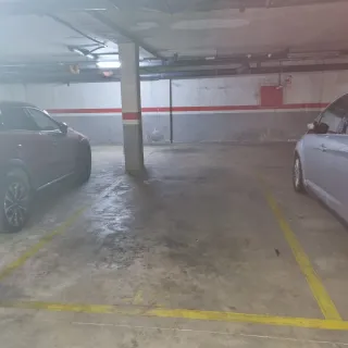 Alquiler parking grande en Pasaje de las palmeras