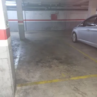 Alquiler parking grande en Pasaje de las palmeras