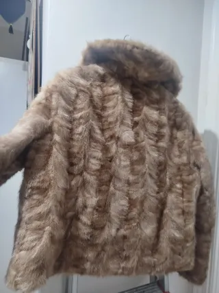 Abrigo corto visón sintético Talla 44/46