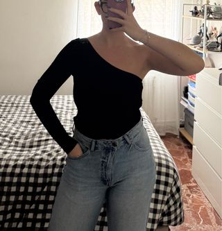 Body asimétrico manga larga negro