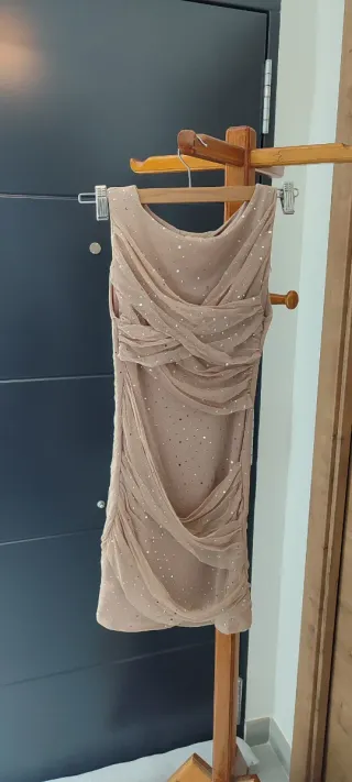 Vestido rosa con brillos