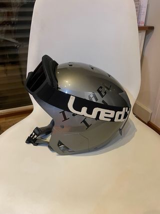 Casco de esquí para niños. tengo 2 unidades