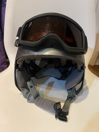 Casco de esquí para niños. tengo 2 unidades