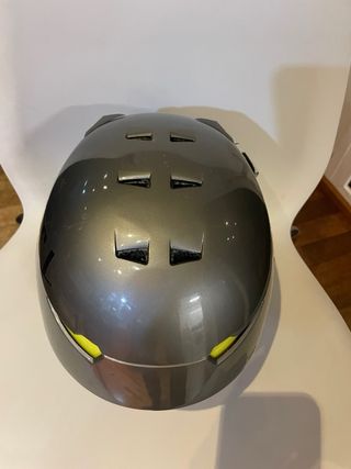 Casco de esquí para niños. tengo 2 unidades