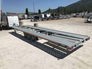 Se Alquila remorque de 8 M