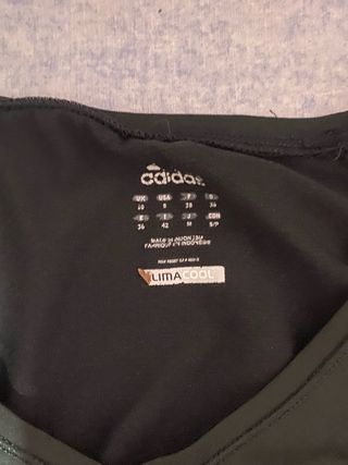 Camisa deportiva Adidas negra