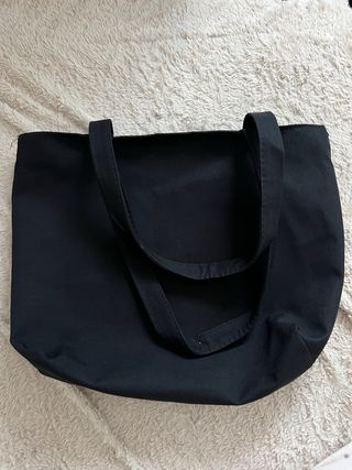 Bolso Negro con Tachuelas