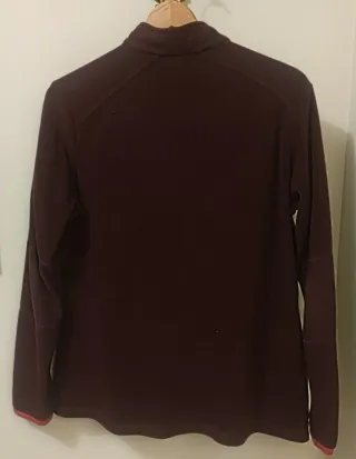 Forro polar Decathlon color berenjena Talla XL