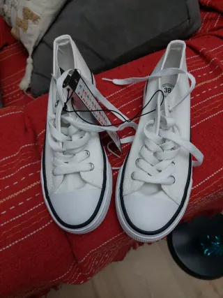 Zapatillas blancas estilo Converse Talla 38
