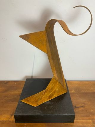 Escultura Félix Lizarraga Libertad