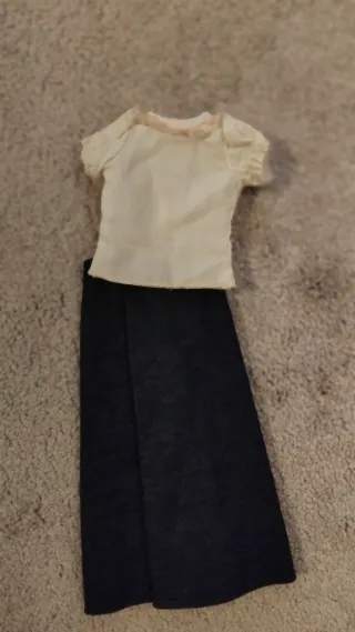 Conjunto Muñeca Lesly: Falda y Blusa