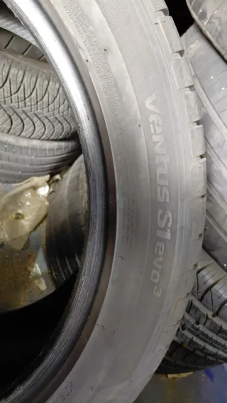 Neumático 275/40/19