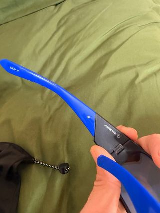 Gafas de sol Arnette negras y azules