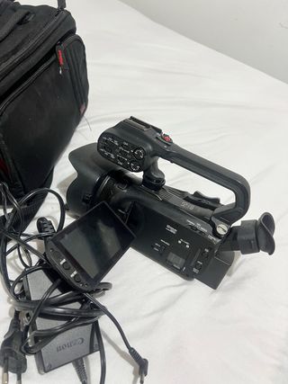 Canon XA30 + Micro + SD 64GB