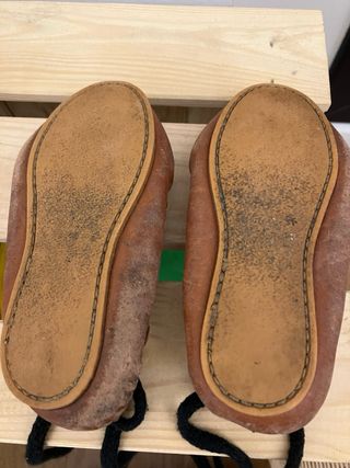 Albarcas de cuero talla 23