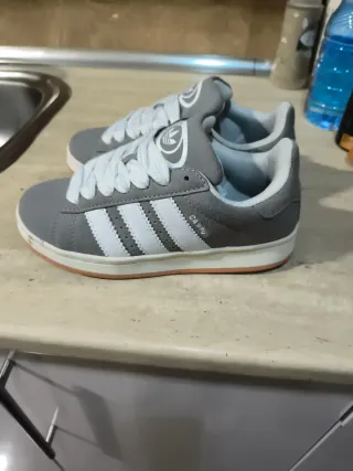 Deportivas Adidas niño/niña grises y blancas