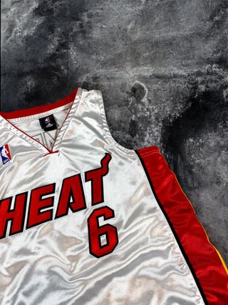 Camiseta Vintage Adidas NBA Lebron James