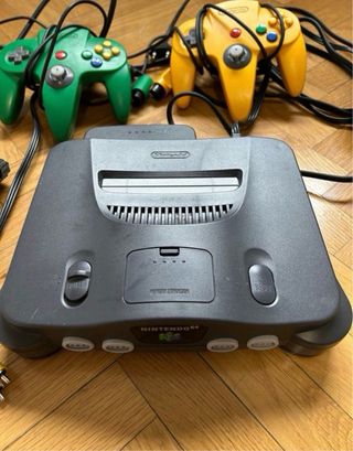 Nintendo 64 + 4 Mandos
