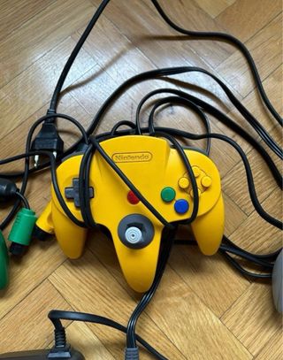 Nintendo 64 + 4 Mandos