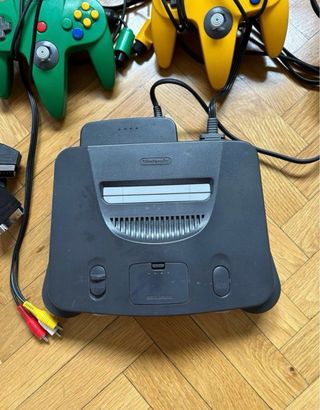 Nintendo 64 + 4 Mandos