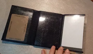 Cartera de piel  de hombre nueva!