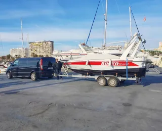 Bayliner Capri 6m con remolque doble eje
