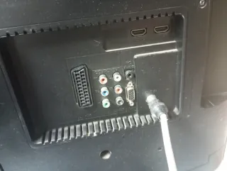 TV Grundig 32 Negra y Plateada,