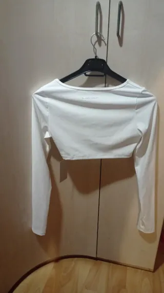 Top deportivo manga larga (Shein)