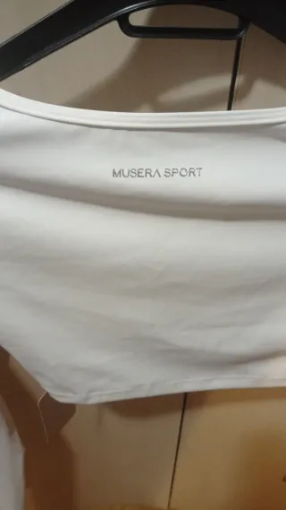 Top deportivo manga larga (Shein)