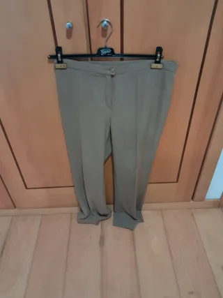 Calças de senhora bege