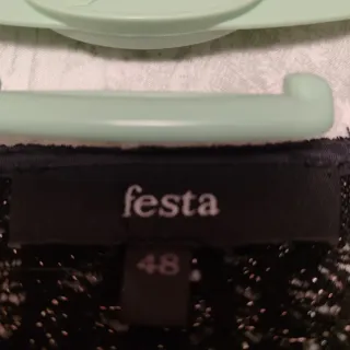 Suéter negro con hilo dorado Talla 48