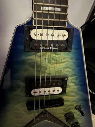 Guitarra Dean Flying V