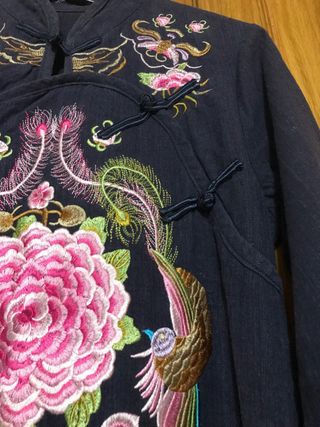 Vestido chino azul bordado flores