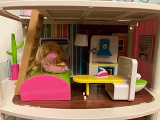 Casa Barriguitas con muñecas y accesorios