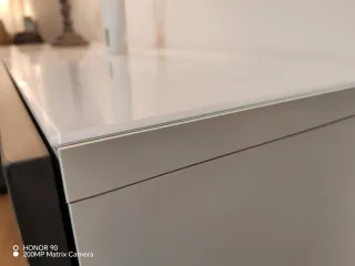 Aparador salón gris y blanco Ikea