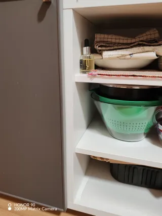 Aparador salón gris y blanco Ikea