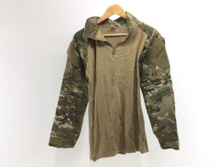 Camiseta militar hombre beige y verde