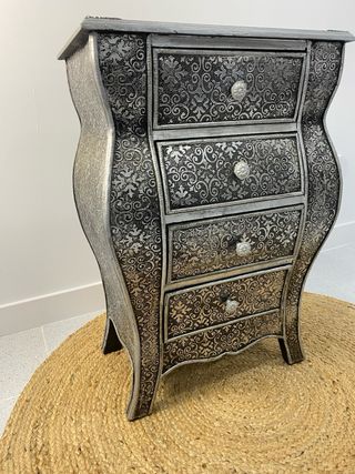 Cómoda cajones madera y pan de plata