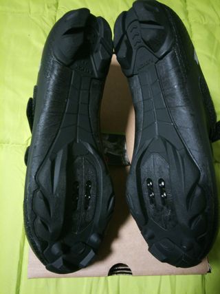 Zapatillas Ciclismo Luck Matrix Negro Mate. T-44