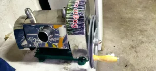 Exprimidor de caña de azúcar manual