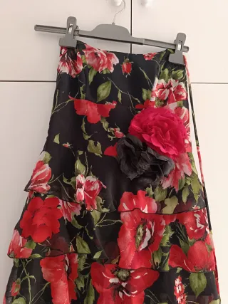 Vestido largo floral negro y rojo Talla S
