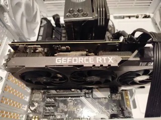 PC Gamer, RTX 3070, 32 GB RAM, Ryzen 7 3800X