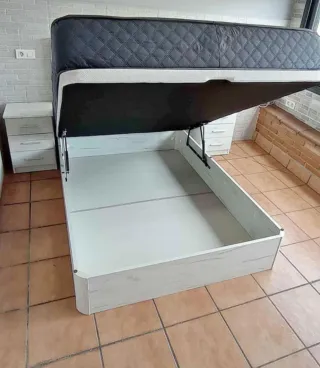 Canapés,colchónes,somieres,base, cabezales,mesitas