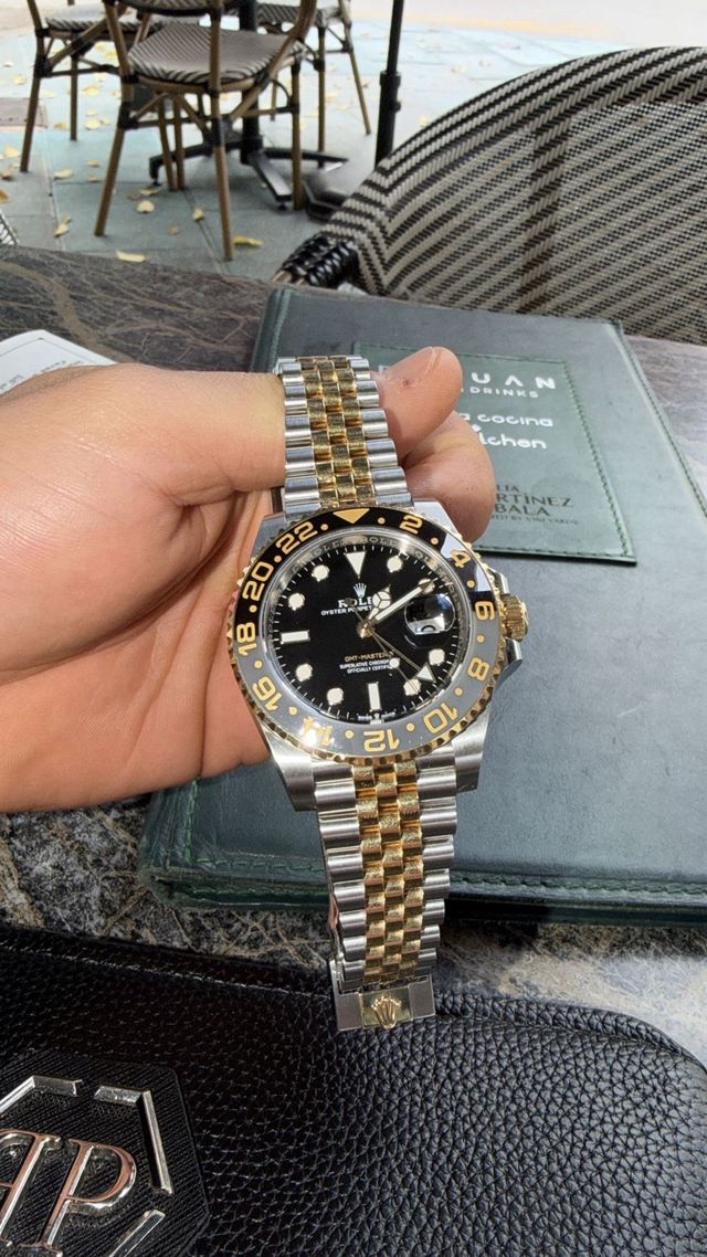 Rolex GMT-Master II Oro y Acero 126713GRNP 2023.