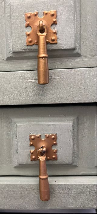 Mesita vintage · Verde oliva · Madera maciza