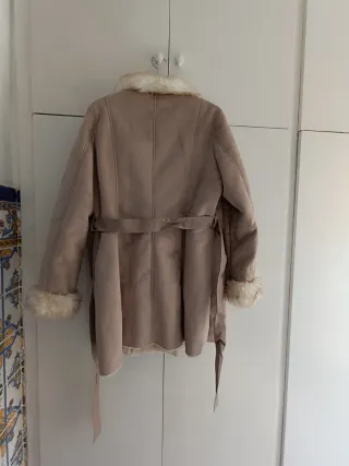 Chaqueta beige con borreguito