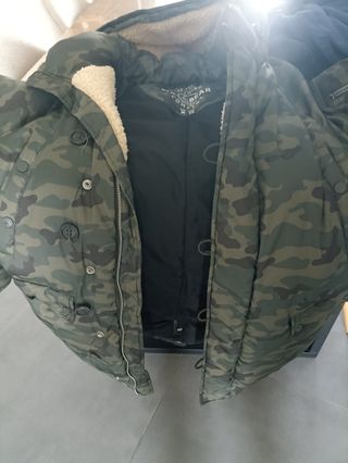 Chaqueta Invierno Pull&Bear Camuflaje Talla M