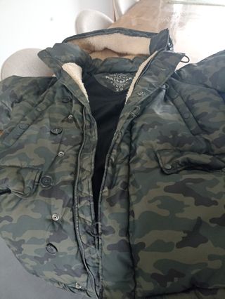 Chaqueta Invierno Pull&Bear Camuflaje Talla M