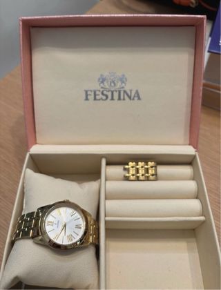 Reloj Festina Dorado y Blanco